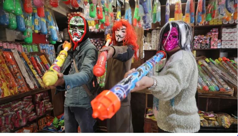 holi market