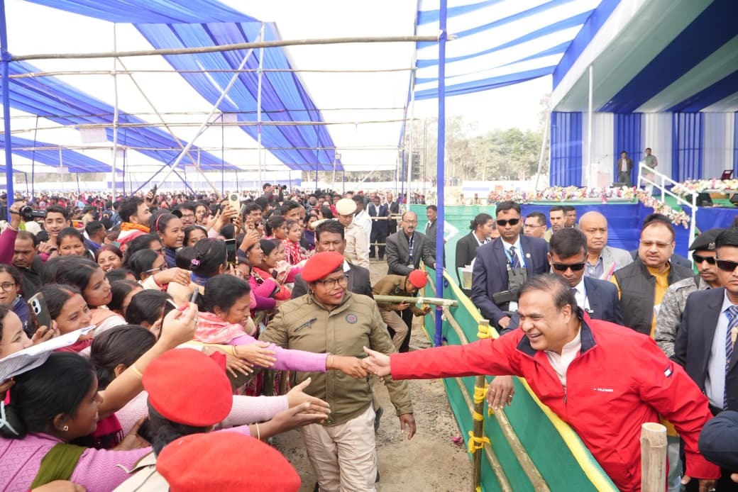 असम CM ने 31,017 महिला उद्यमियों को ₹10,000 के चेक दिए, 15.59 लाख महिलाएं अब तक सशक्त