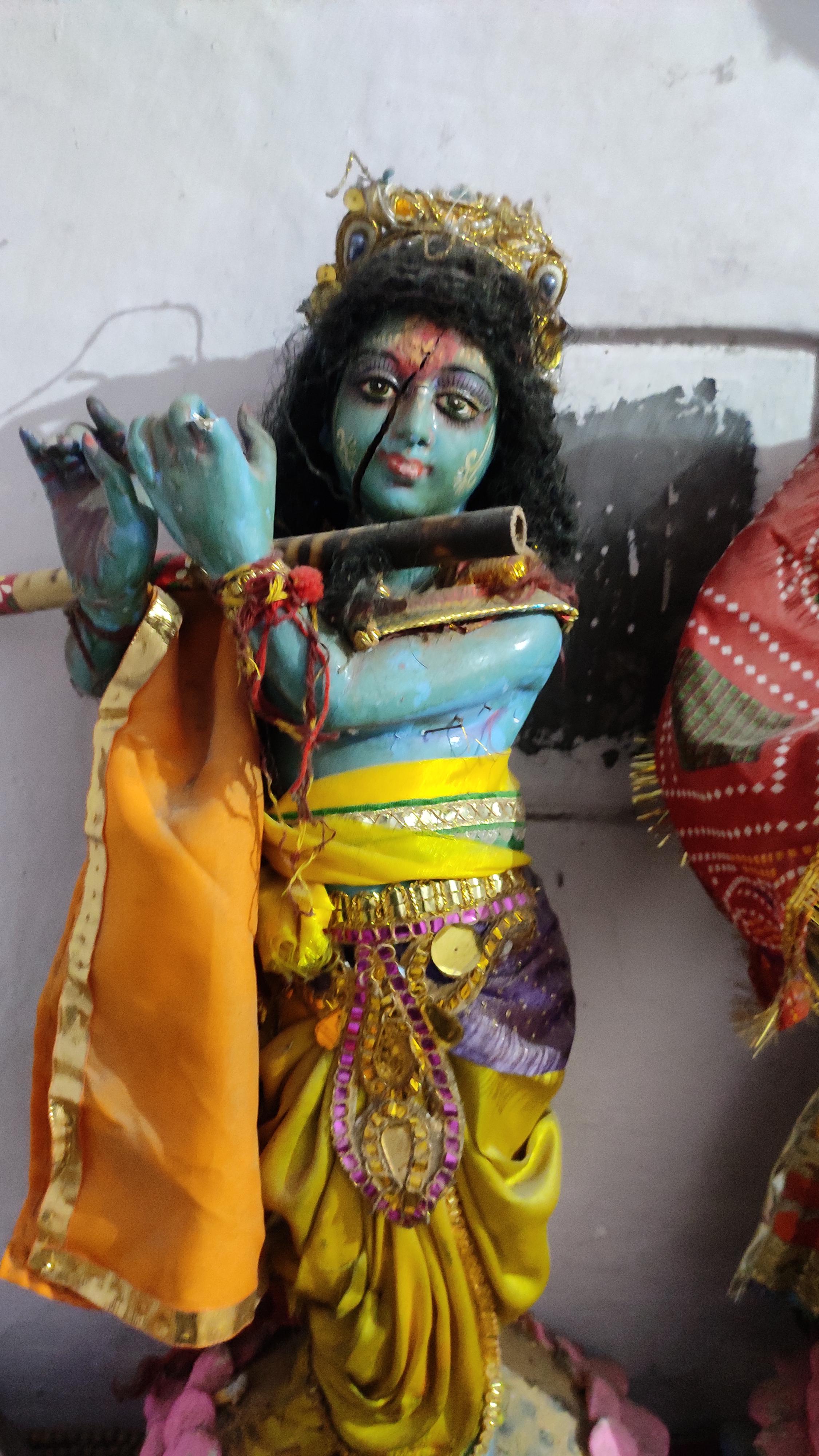broken murti
