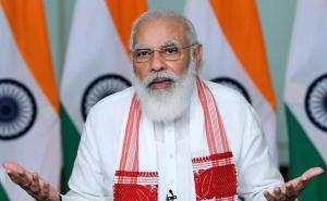 प्रधानमंत्री Narendra Modi 14 फरवरी को असम दौरे पर रहेंगे, जहां वे एयरशो में हिस्सा लेंगे और उत्तर-पूर्व क्षेत्र में कनेक्टिविटी, डिजिटल बुनियादी ढांचे, उच्च शिक्षा और शहरी परिवहन को सशक्त करने के उद्देश्य से ₹5,450 करोड़ से अधिक की विकास परियोजनाओं का उद्घाटन एवं शिलान्यास करेंगे।  प्रधानमंत्री कार्यालय (PMO) के अनुसार, प्रधानमंत्री सुबह लगभग 10:30 बजे डिब्रूगढ़ के मोरान बाईपास स्थित इमरजेंसी लैंडिंग फैसिलिटी (ELF) पर पहुंचेंगे। यहां वे लड़ाकू विमानों, परिवहन विमानों और हेलीकॉप्टरों द्वारा किए जाने वाले हव