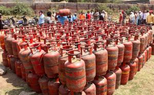 Assam CM Announces Free LPG Cylinders for Bihu and Durga Puja