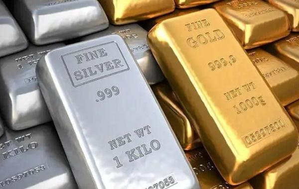 चांदी के दाम में तेज गिरावट, 2 दिनों में करीब ₹21,000 की कटौती; क्या सोना भी सस्ता होगा?