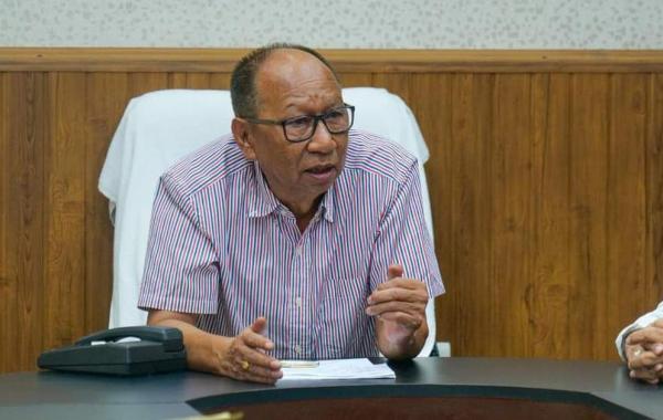 मणिपुर कैबिनेट विस्तार पर अहम मंथन: CM युमनाम खेमचंद दिल्ली रवाना, अमित शाह से करेंगे मुलाकात