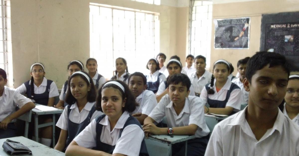Students and professors have to bring two vaccines each to the educational institution!