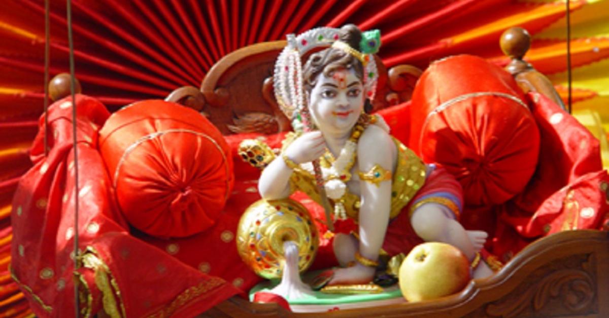 Those who keep the vrat on Krishna Janmashtami do these things, happiness and prosperity will come in life.