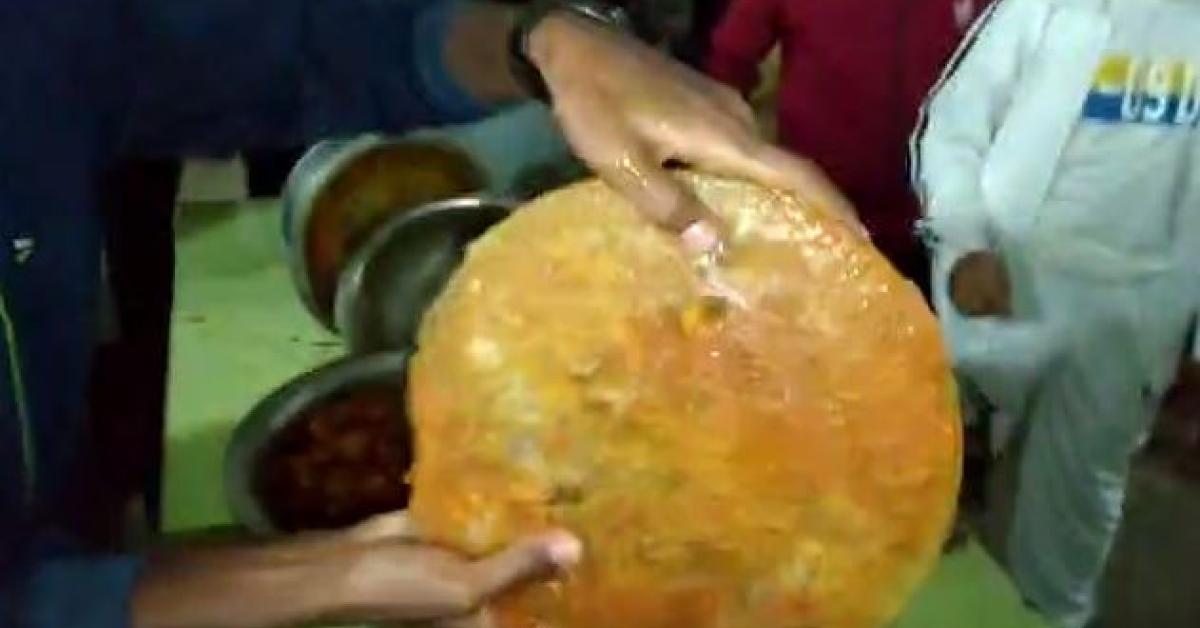 ৪,৫ দিন পুৰণি খাদ্য ফ্ৰিজত থৈ খুউৱা হয় নৱোদয় বিদ্যালয় শিক্ষাৰ্থীক? ভোজনালয়ত হুলুস্থুল পৰিৱেশ!