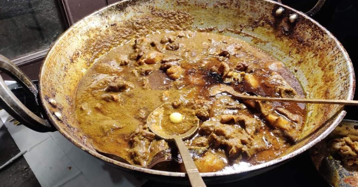 naphthalene balls found in mutton curry leaves people shocked