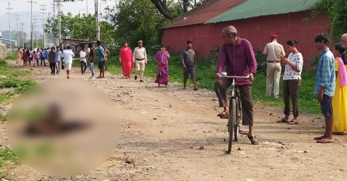 পাণ্ডু কেবিনৰ সন্মুখত উদ্ধাৰ মৃতদেহটো... দুৰ্বৃত্তই হত্যা কৰি পেলাই থৈ যোৱাৰ সন্দেহ...