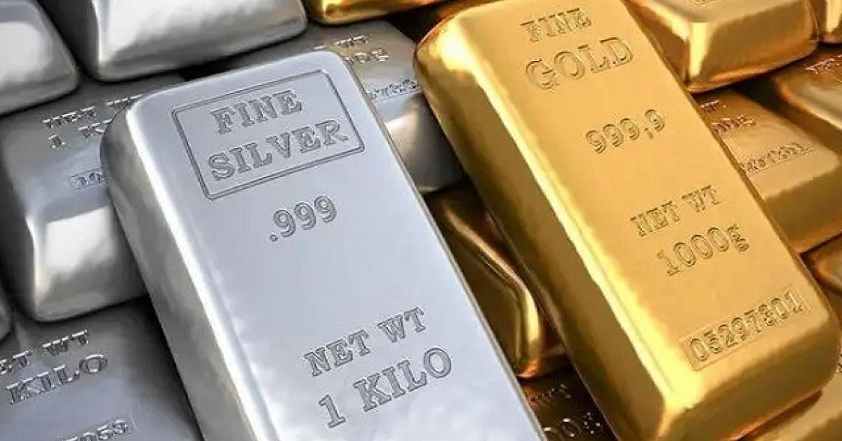 चांदी के दाम में तेज गिरावट, 2 दिनों में करीब ₹21,000 की कटौती; क्या सोना भी सस्ता होगा?