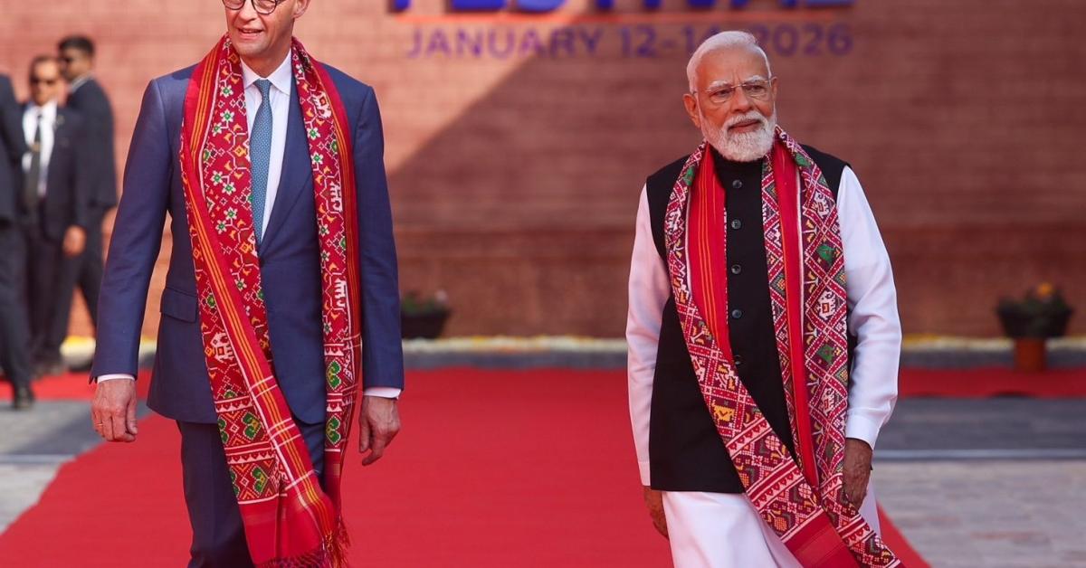 अंतरराष्ट्रीय पतंग महोत्सव में दिखी सांस्कृतिक कूटनीति, पीएम मोदी और जर्मन चांसलर फ्रेडरिक मर्ज़ ने साथ उड़ाई पतंग