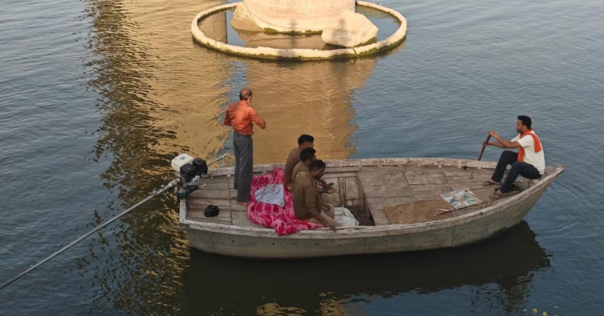 यूपी में मां ने बेटी को यमुना में फेंका, खुद कूदने की कोशिश; राहगीरों ने बचाया