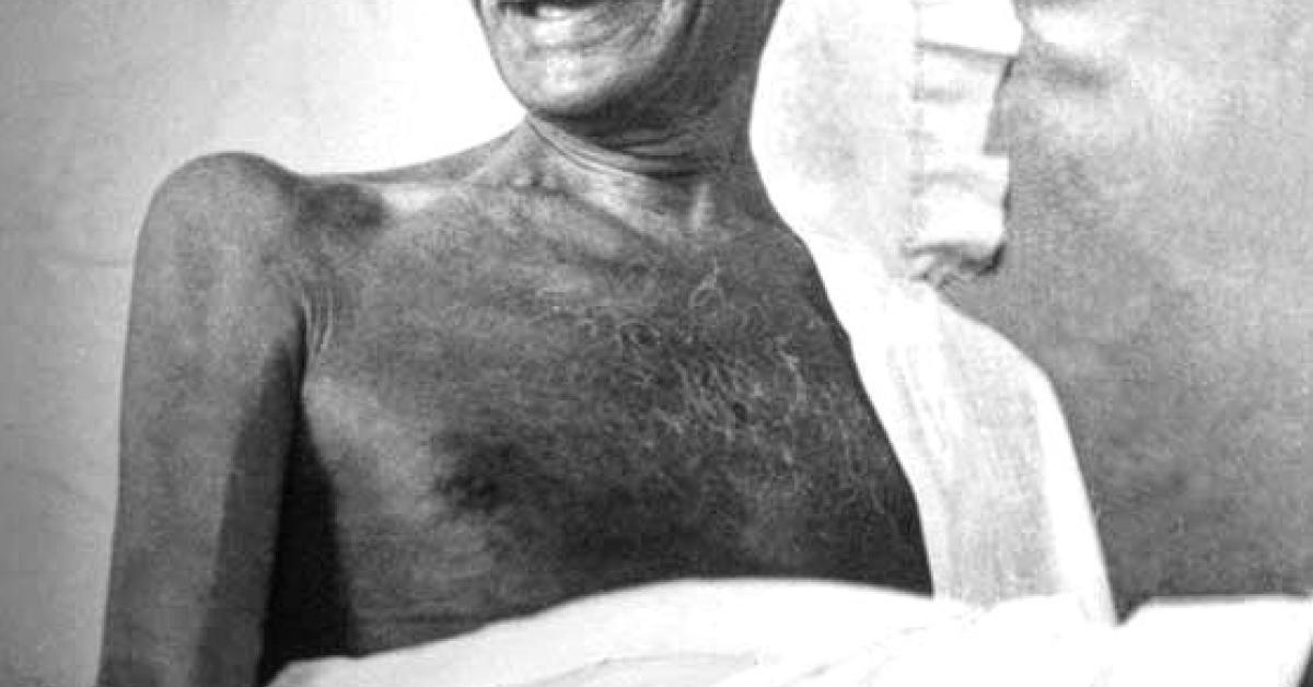 গান্ধীকে নিয়ে প্রবন্ধ, জেলে সংস্কৃতি চর্চা! ধ/র্ষকের সাজা কমিয়ে ১২ বছর করল বম্বে হাই কোর্ট