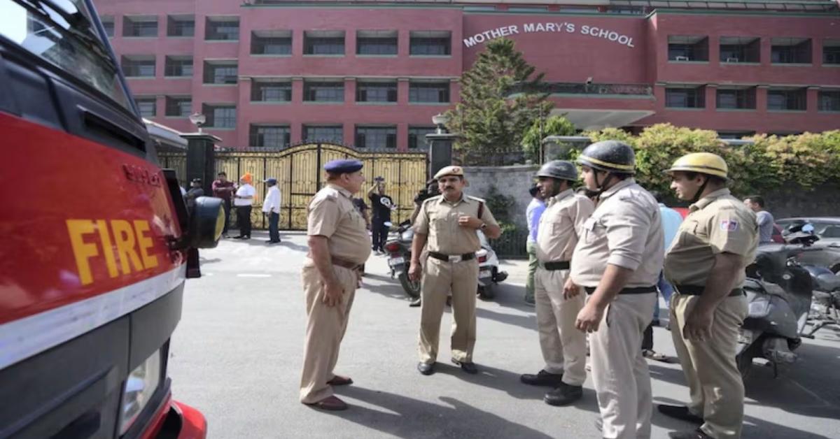 दिल्ली में ब/म की धमकी से हड़कंप! 10 स्कूलों को ई-मेल से धमकी, परिसर खाली कराए गए; प्रशासन हाई अलर्ट पर