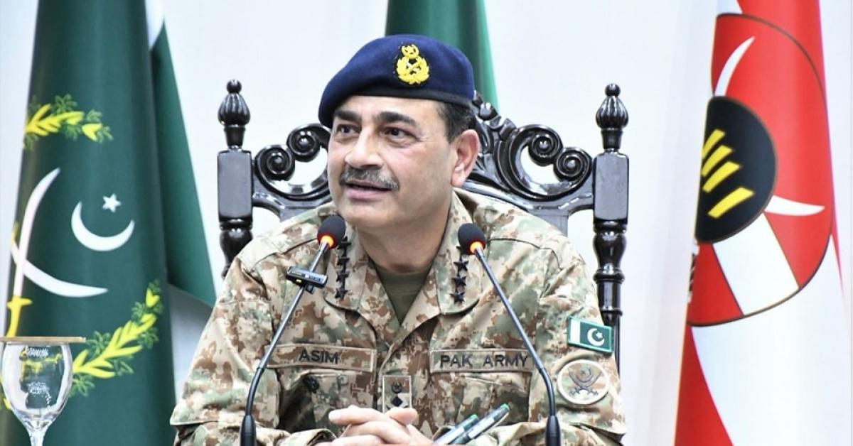 आसिम मुनीर ने पाकिस्तान में स्वागत किया बांग्लादेशी सेना का; क्या मुनीर भारत के खिलाफ तीन मोर्चों वाली जं/ग की योजना बना रहे हैं?