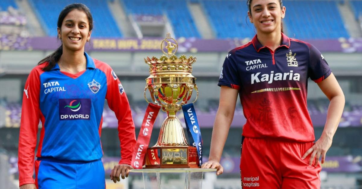 WPL 2026 फाइनल: RCB दोहराएगी जीत या दिल्ली कैपिटल्स लिखेगी नया इतिहास? हेड-टू-हेड से पहले जानिए कौन आगे