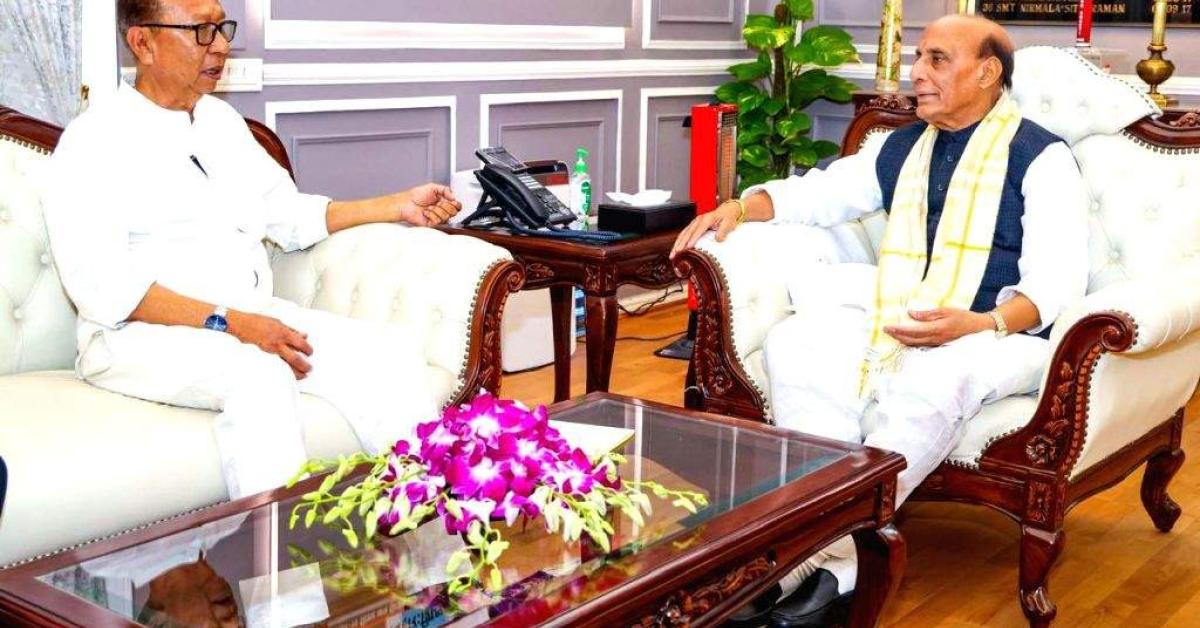 मणिपुर के मुख्यमंत्री ने क्षेत्रीय सेना बटालियन की मांग उठाई, शपथ के बाद पहली दिल्ली यात्रा में रक्षा मंत्री राजनाथ सिंह से मुलाकात