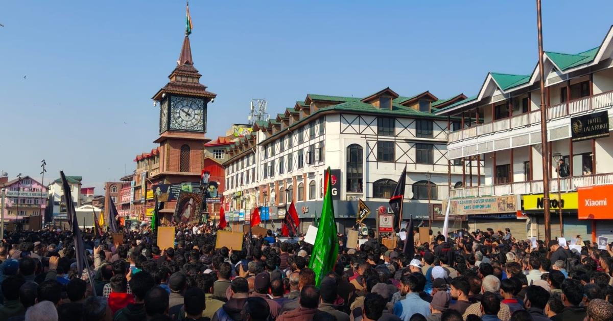 आयतुल्लाह अली खामेनेई की ह/त्या के बाद कश्मीर में विरोध प्रदर्शन, मोबाइल इंटरनेट की रफ्तार सीमित