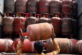 কলা বজাৰত বিক্ৰী হৈ আছে নেকি ৰন্ধন গেছ 