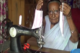 ৯২বছৰীয়া আইতাই নিজ হাতে প্ৰস্তুত কৰিছা  মাস্ক 