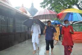 কামাখ্যা ধামত  উপস্থিত হ'ল ৰাজ্যৰ স্বাস্থ্য তথা বিত্তমন্ত্ৰী ডঃ হিমন্ত বিশ্ব শৰ্মা ৷