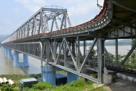 Mother attempts suicide in Saraighat with baby in her arms