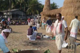 আজি হেঁপাহৰ উৰুকা! লগে ভাগে এসাজ খাবলৈ সাজু অসমীয়া.. 