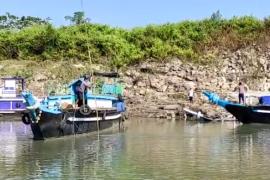 নিমাতীঘাটত পুনৰ অঘটন, বুঢ়ালুইতত জাঁপ দি আত্মহত্যাৰ চেষ্টা মাতৃ-কন্যাৰ...