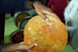 ৪,৫ দিন পুৰণি খাদ্য ফ্ৰিজত থৈ খুউৱা হয় নৱোদয় বিদ্যালয় শিক্ষাৰ্থীক? ভোজনালয়ত হুলুস্থুল পৰিৱেশ!