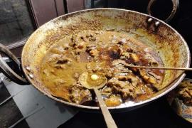 naphthalene balls found in mutton curry leaves people shocked