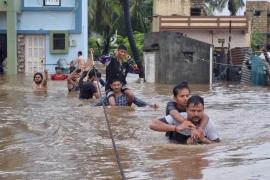 উত্তৰ ভাৰতত প্ৰাকৃতিক বিপৰ্যয়ৰ তাণ্ডৱ, প্ৰধানমন্ত্ৰীৰ গৃহৰাজ্যত বানৰ সংহাৰ লীলা