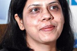 মন্ত্রী-রাজভবন সংঘাত পেরিয়ে নবান্নের শীর্ষে: রাজ্যের প্রথম মহিলা মুখ্যসচিব নন্দিনী চক্রবর্তী