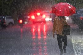 दिल्ली-एनसीआर में बारिश और आंधी; और बारिश की चेतावनी, तापमान में गिरावट की संभावना