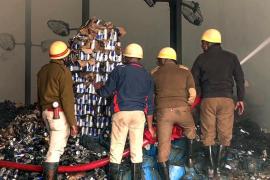 कोलकाता आनंदपुर वेयरहाउस में भीषण आ/ग: 7 की मौ/त, 20 से अधिक लापता