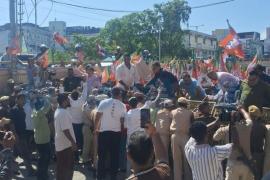 दलगांव सीट साझा करने की खबर पर राजीव भवन में भारी प्रदर्शन, कांग्रेस कार्यकर्ताओं ने इस्तीफों की चेतावनी दी