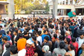 পাবনার দুই আসনে ভোট পুনর্গণনার দাবিতে ডিসি অফিস ঘেরাও বিএনপির