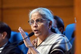 निर्मला सीतारमण: अमेरिकी टैरिफ बदलाव पर टिप्पणी करने का समय अभी “बहुत जल्दी”; वाणिज्य मंत्रालय कर रहा प्रभाव की समीक्षा