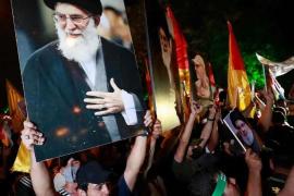 খামেনেইয়ের মৃ/ত্যুতে ইরানে শোকের স্রোত, প্রবাসীদের একাংশের উচ্ছ্বাস; ট্রাম্পের নীতির বিরুদ্ধেও বিক্ষোভ